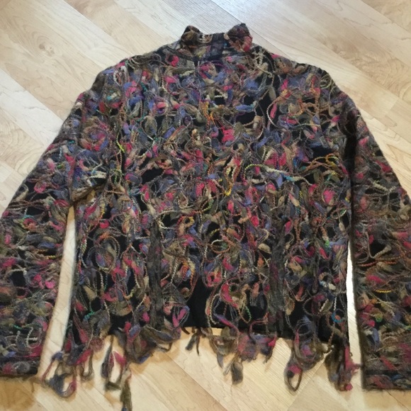 Cute, Unique and Quirky Canvasbacks Yarn Sweater. - Picture 7 of 8